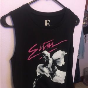 Elton John tank top size medium in juniors 🙃